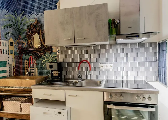 Montmartre Apartments - Androuet