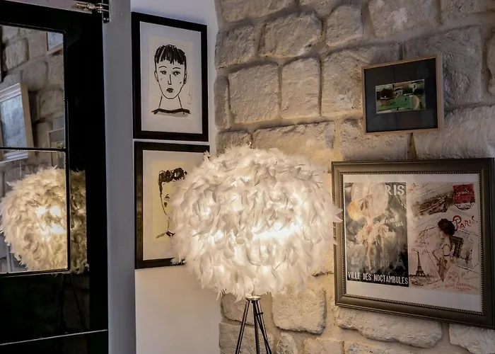 Montmartre Apartments - Androuet